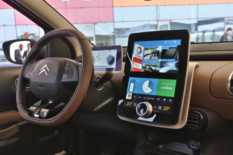 CES Asia 2016: Das Holistic Connectivity Versuchsfahrzeug