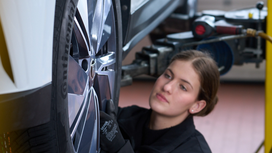 Reifenchecktag 2024: Mehrheit der Autofahrer in Deutschland prüft ihre Reifen zu selten auf Schäden