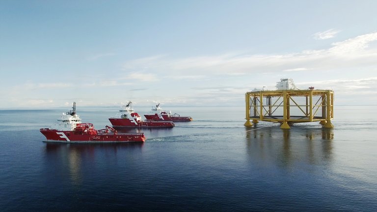 Transport der Ocean Farm 1