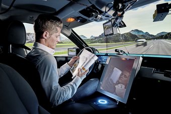 20170526 Prime Minister Weil in Japan img Ergolab Testdrive