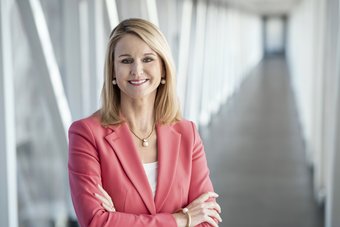 Dr. Ariane Reinhart