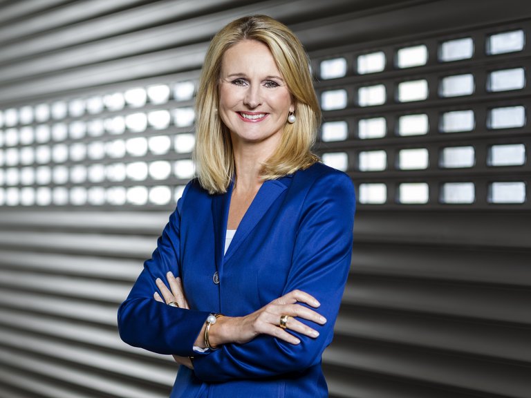 Dr. Ariane Reinhart