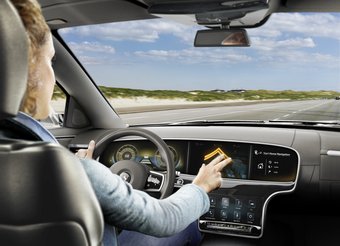 20170614 Ganzheitliche Fahrzeugvernetzung - 2FingerGesture