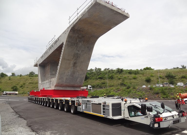 20180531 Schwerlasttransporte LaReunion Vinci02