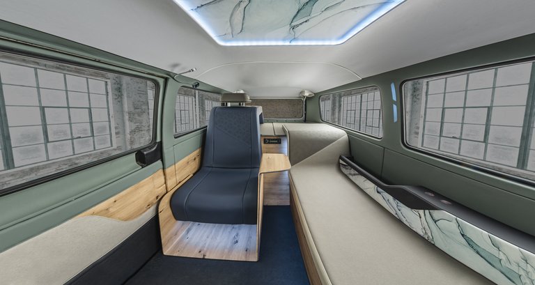 Vehicle interior of the future: AMBIENC3 effortlessly combines driving, working and relaxing.