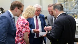 Bundespräsident Steinmeier besucht Continental-Forschungslabor in Anklam 