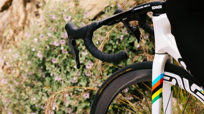 Continental präsentiert limitierte sonderedition des Rennradreifens „Archetype“, entwickelt mit UAE Team Emirates – XRG für die Tour de France.
