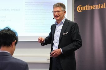 Dr. Elmar Degenhart