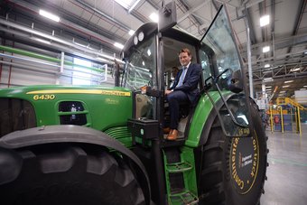 nikolai_setzer_tractor