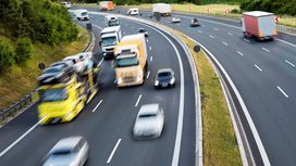 Continental veröffentlicht Whitepaper „Nutzfahrzeuge im Straßenverkehr – Reifen machen den Unterschied“