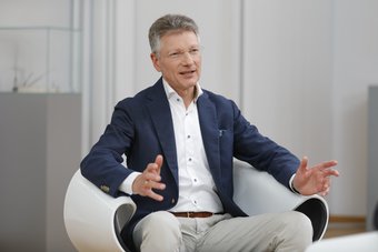 Dr. Elmar Degenhart