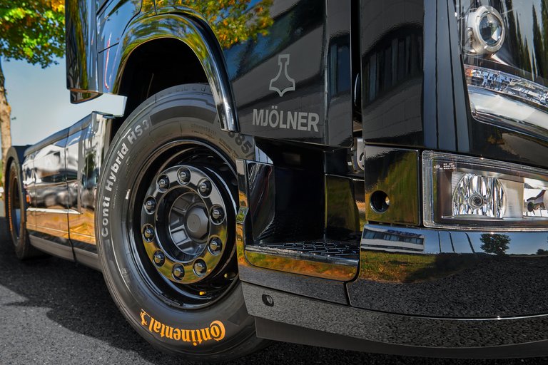 Mjoelner Tire
