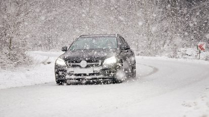 Biztonságos téli vezetés: abronccsal kapcsolatos hibák, amiket el kell kerülni