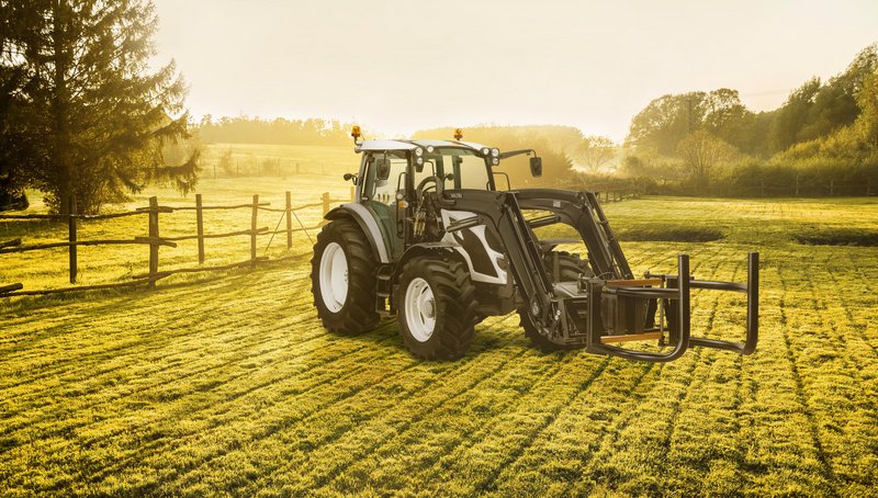Valtra SmartTour Tractor on Continental TractorMaster