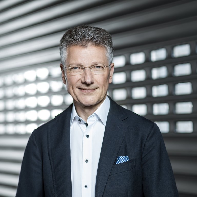Dr. Elmar Degenhart
