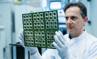 Leiterplatten für Surround View Kameras in der Produktion bei Continental