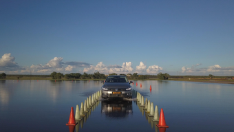 Tire tests with self-driving test vehicles - testing facilities