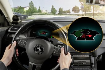 Einfahren in den Kreisverkehr - Zoom