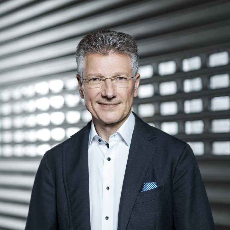 Dr. Elmar Degenhart