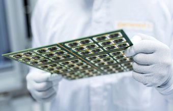Leiterplatten für Surround View Kameras in der Produktion bei Continental