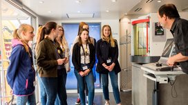 Girls’ Day bei Continental Regensburg: 60 Teenager auf dem besten Weg zu „Heldinnen der Technik“