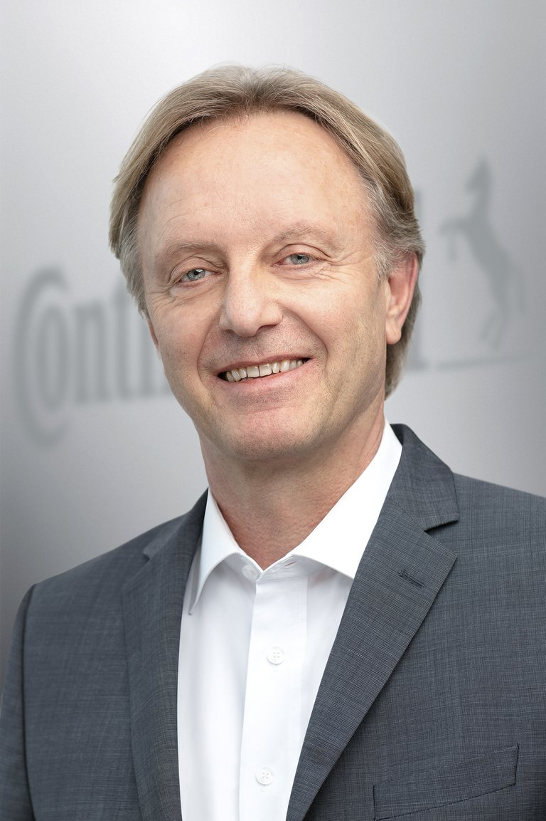 Dr Bernhard Klumpp (de)