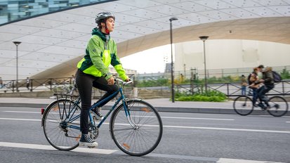 More Safety for Vulnerable Road Users: Continental Develops Easy-to-Recognize Jacket
