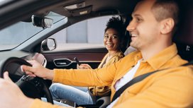 Ruhe bewahren statt Biss ins Lenkrad –  Fünf Tipps für mehr Achtsamkeit im Straßenverkehr